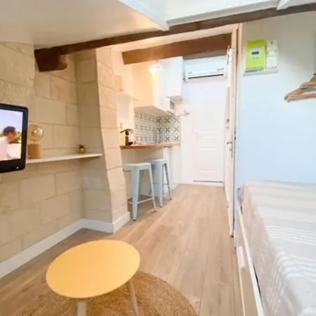 Studette By The Port - View - Aircon 아파트